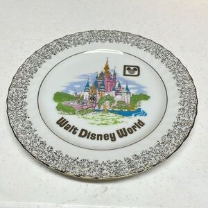 Vintage Walt Disney World 1979 Collectors Plate